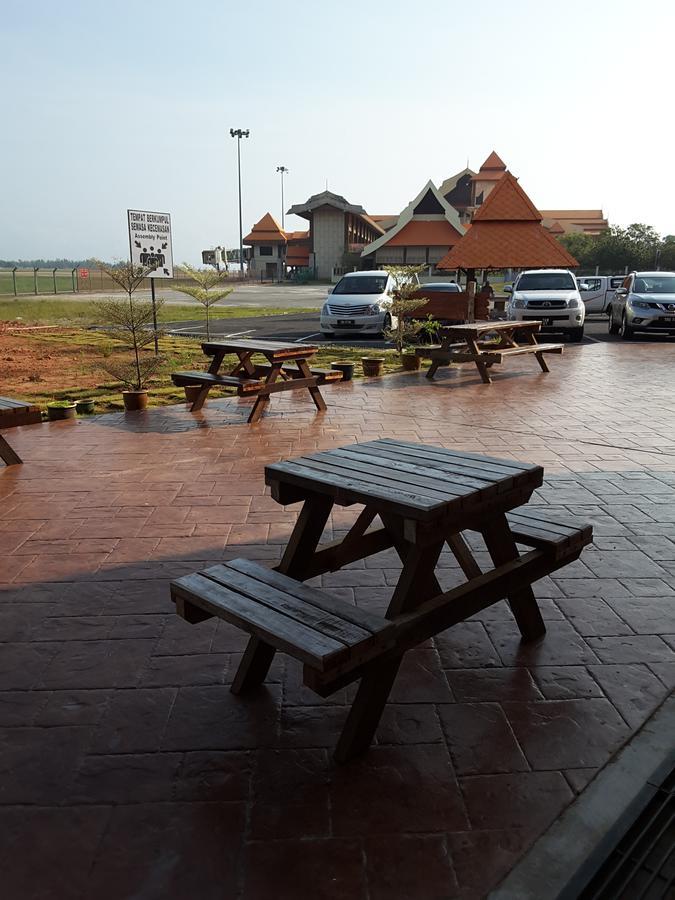 Am Transit Inn, Куала-Тренгану Екстер'єр фото